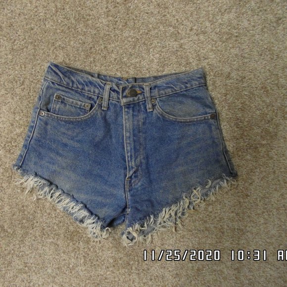 High-waisted jean shorts - Picture 2 of 4